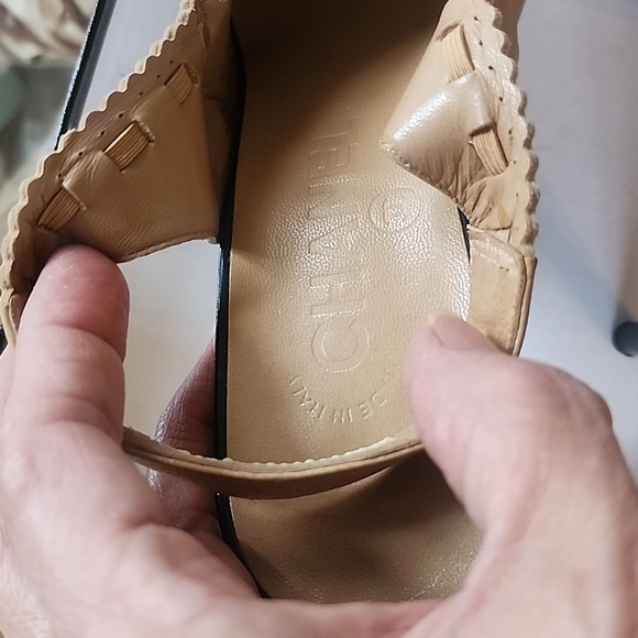 Chanel shoes - Picture 3 of 7